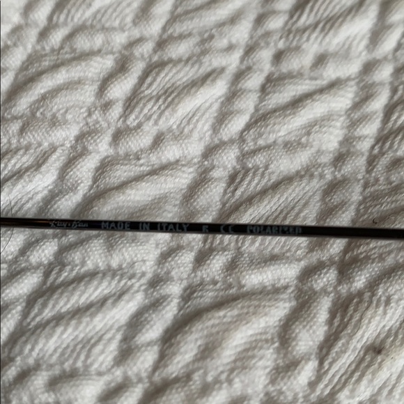 Polarized Ray Ban Aviators - Picture 4 of 9